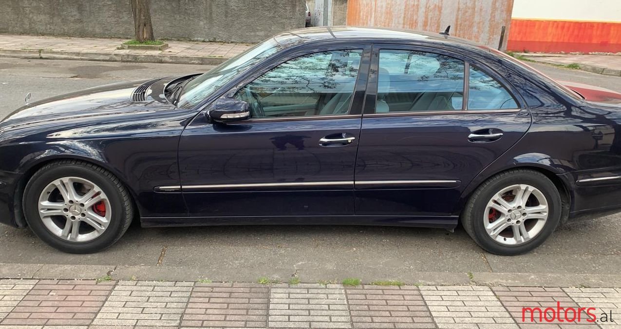 2007' Mercedes-Benz E 220 photo #1