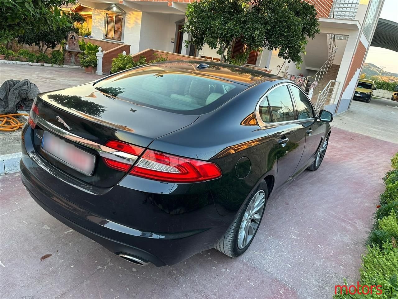 2012' Jaguar XF photo #4