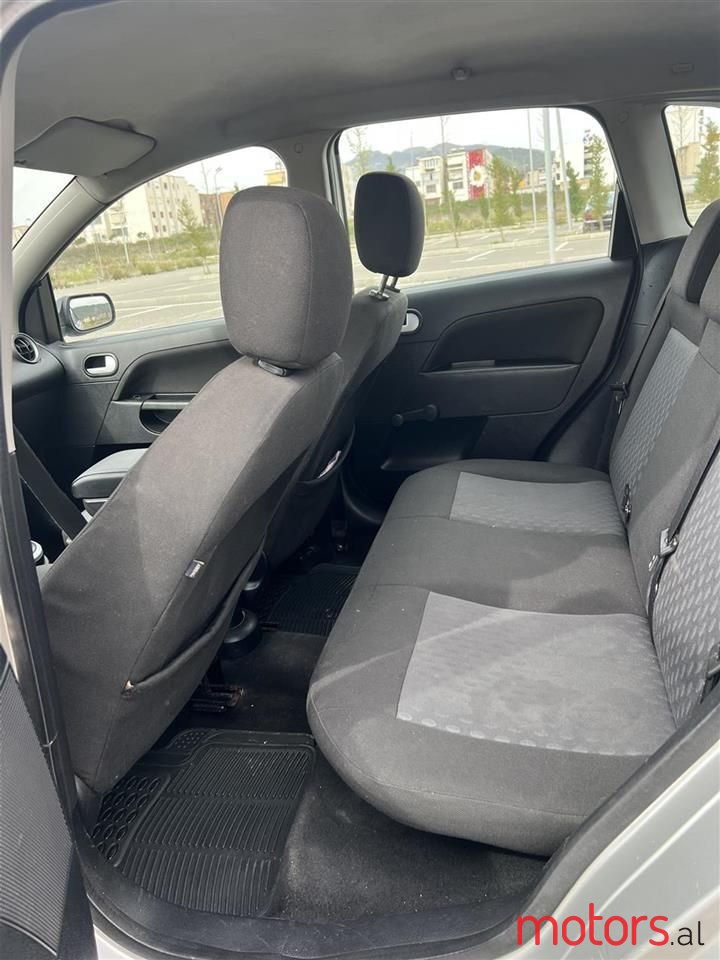 2004' Ford Fiesta photo #4