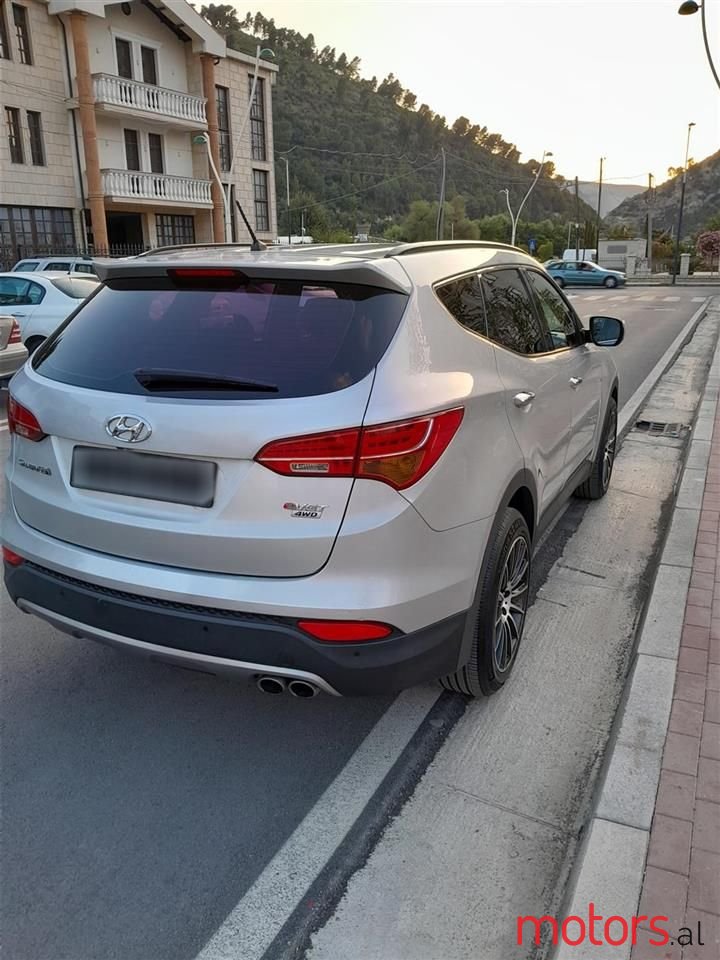 2013' Hyundai Santa Fe photo #2