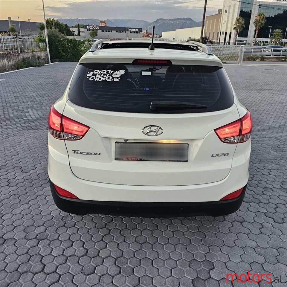 2010' Hyundai Tucson photo #4