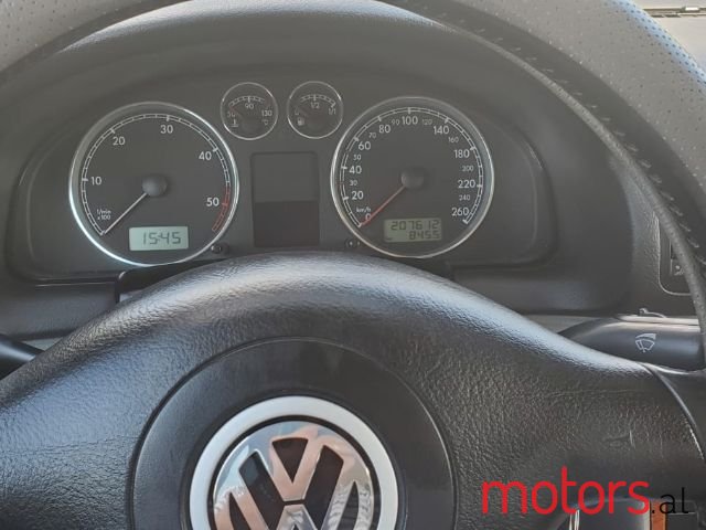 2002' Volkswagen Passat photo #4