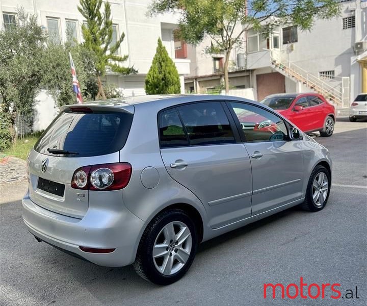 2009' Volkswagen Golf Plus photo #6