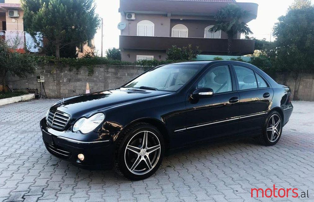 2005' Mercedes-Benz C 220 photo #1