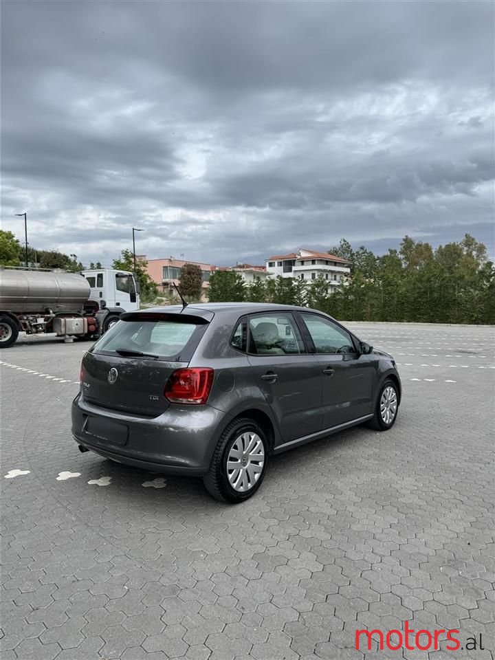 2010' Volkswagen Polo photo #4