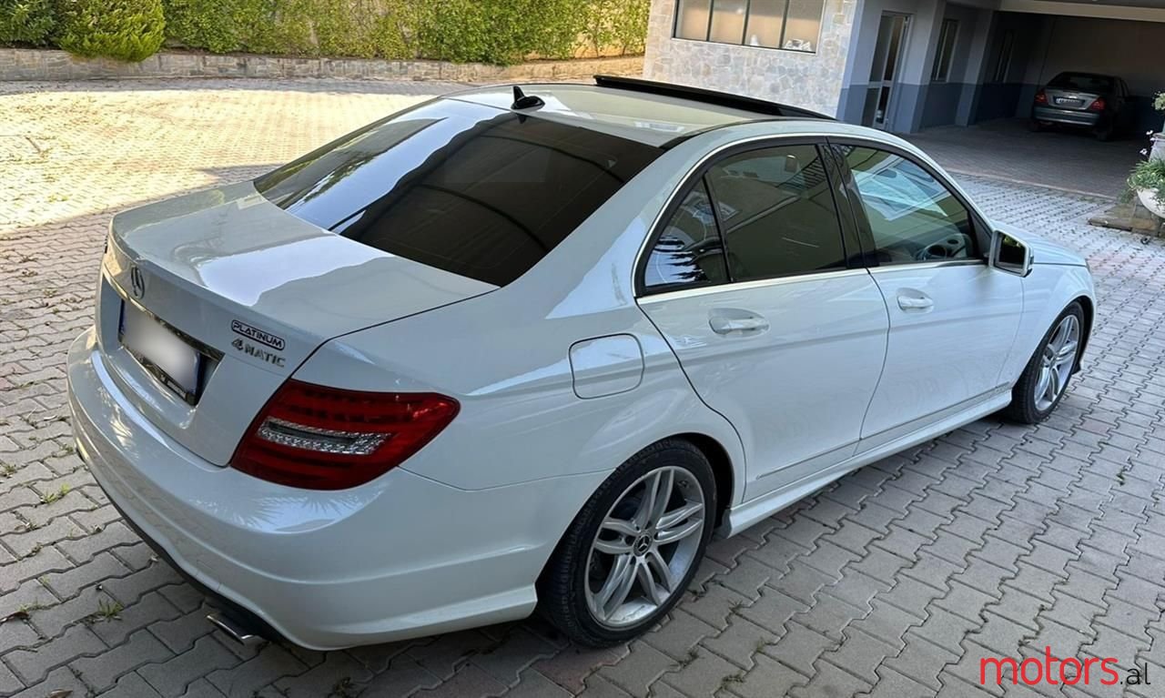 2012' Mercedes-Benz C 300 photo #6