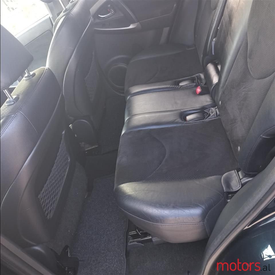 2011' Toyota RAV4 photo #4