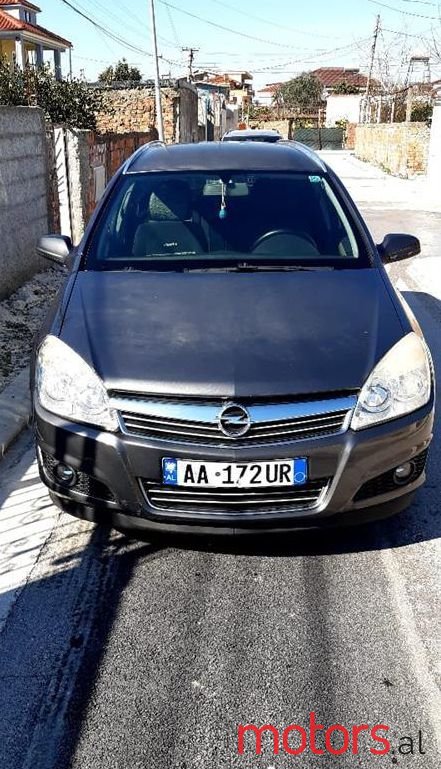 2008' Opel Astra photo #1