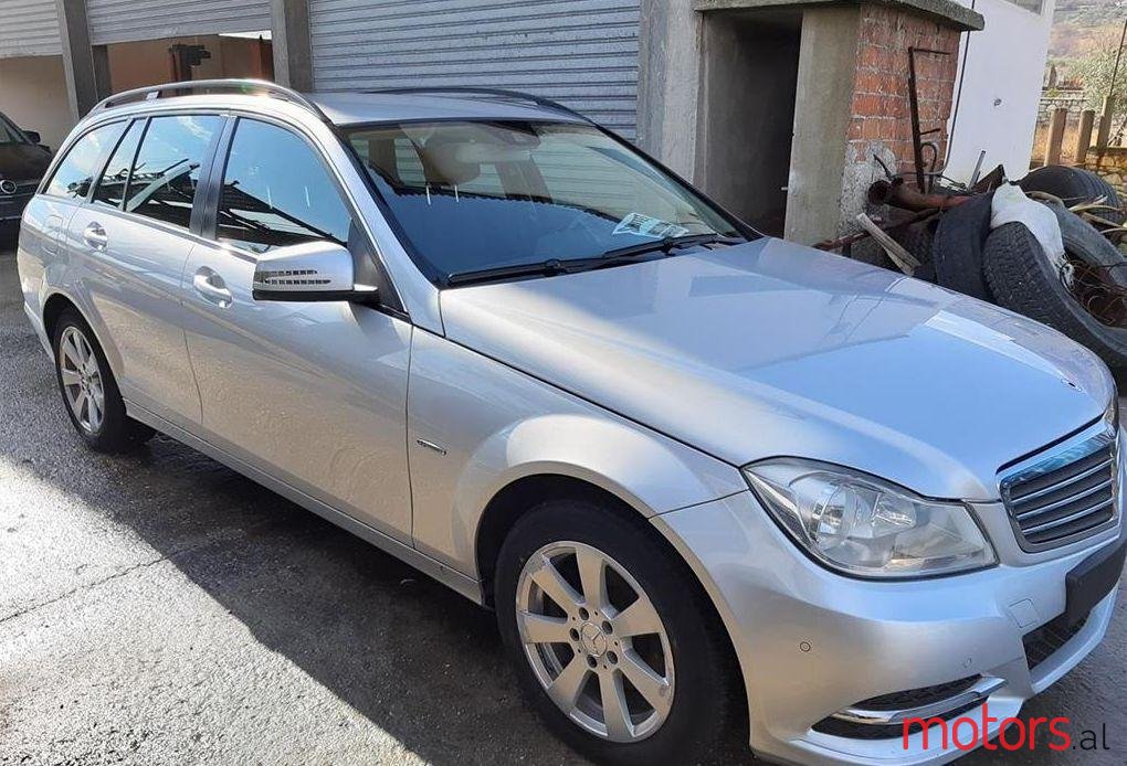 2011' Mercedes-Benz C 220 photo #2