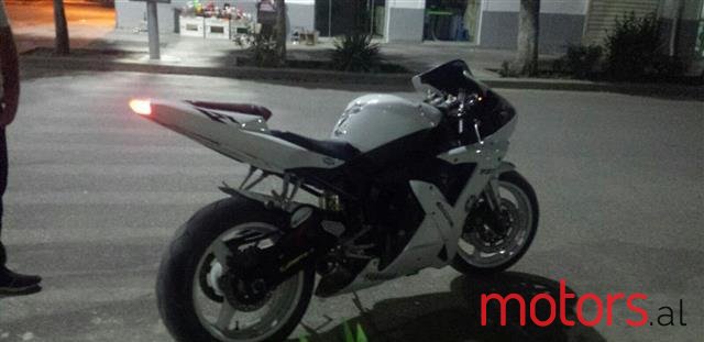 2004' Yamaha R1 photo #3