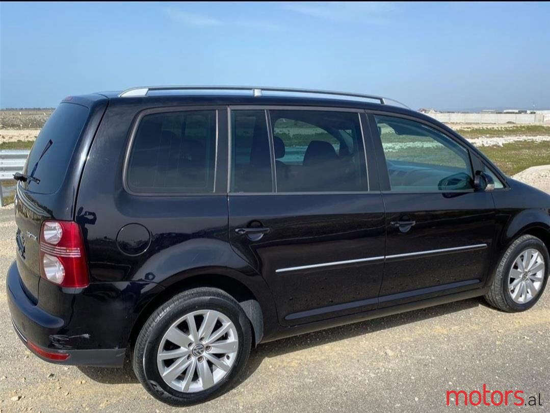 2008' Volkswagen Golf Plus photo #4