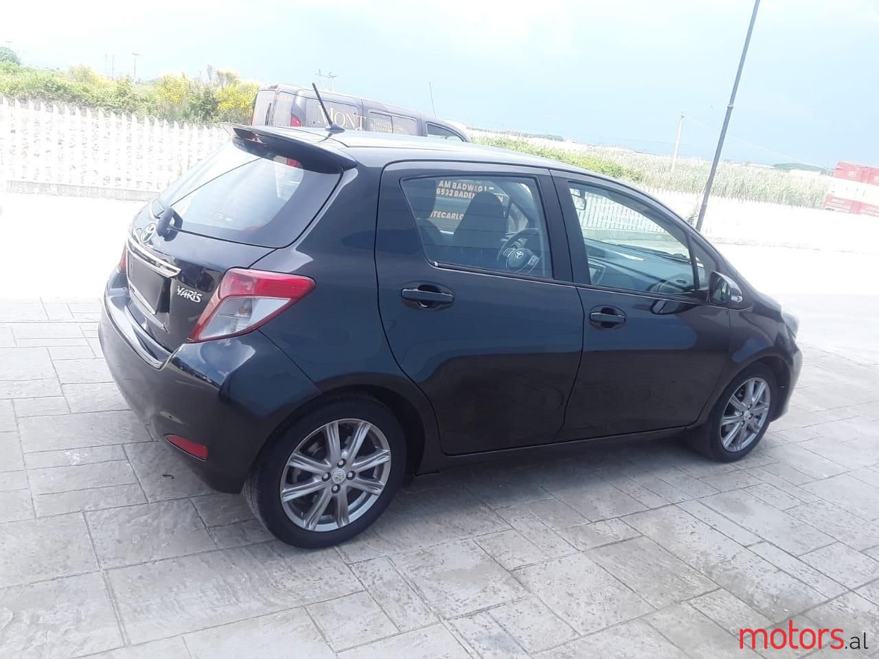 2012' Toyota Yaris photo #4