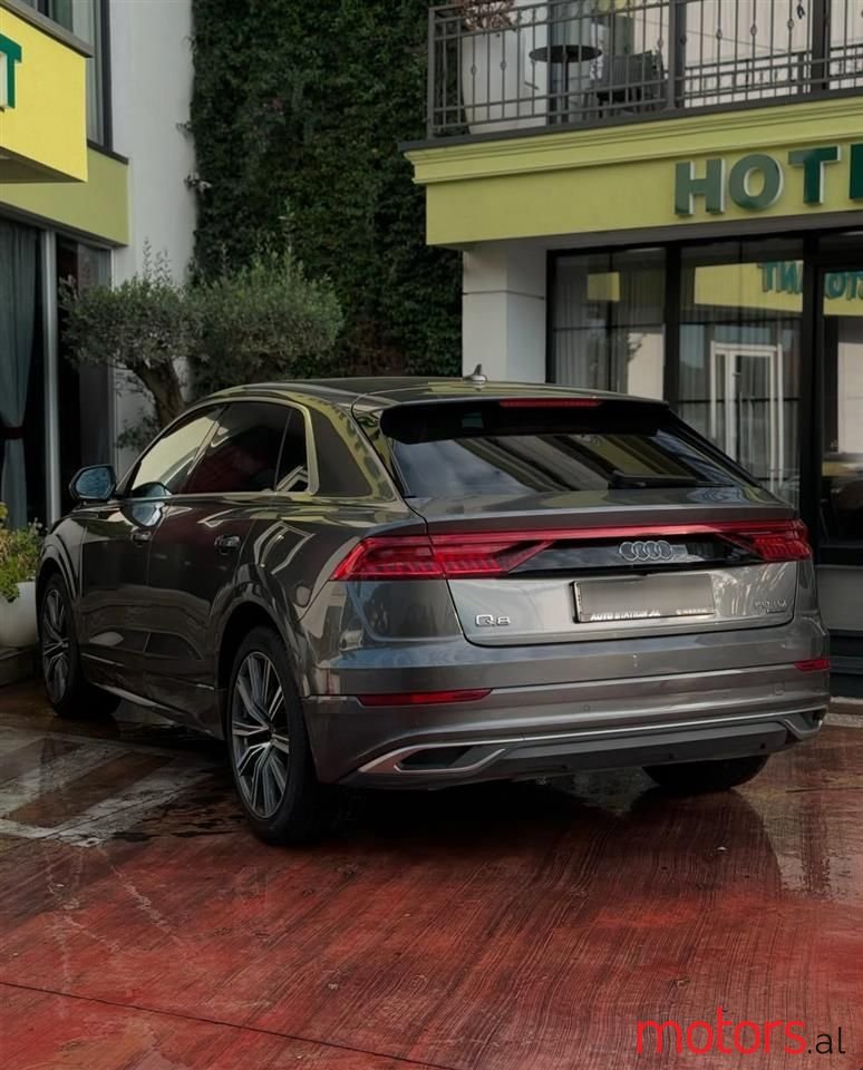 2019' Audi Q8 photo #3