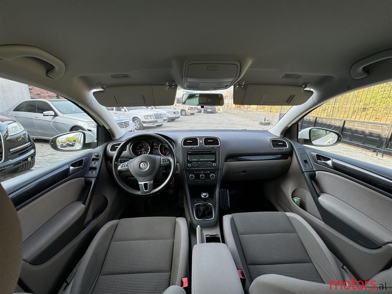 2011' Volkswagen Golf photo #6