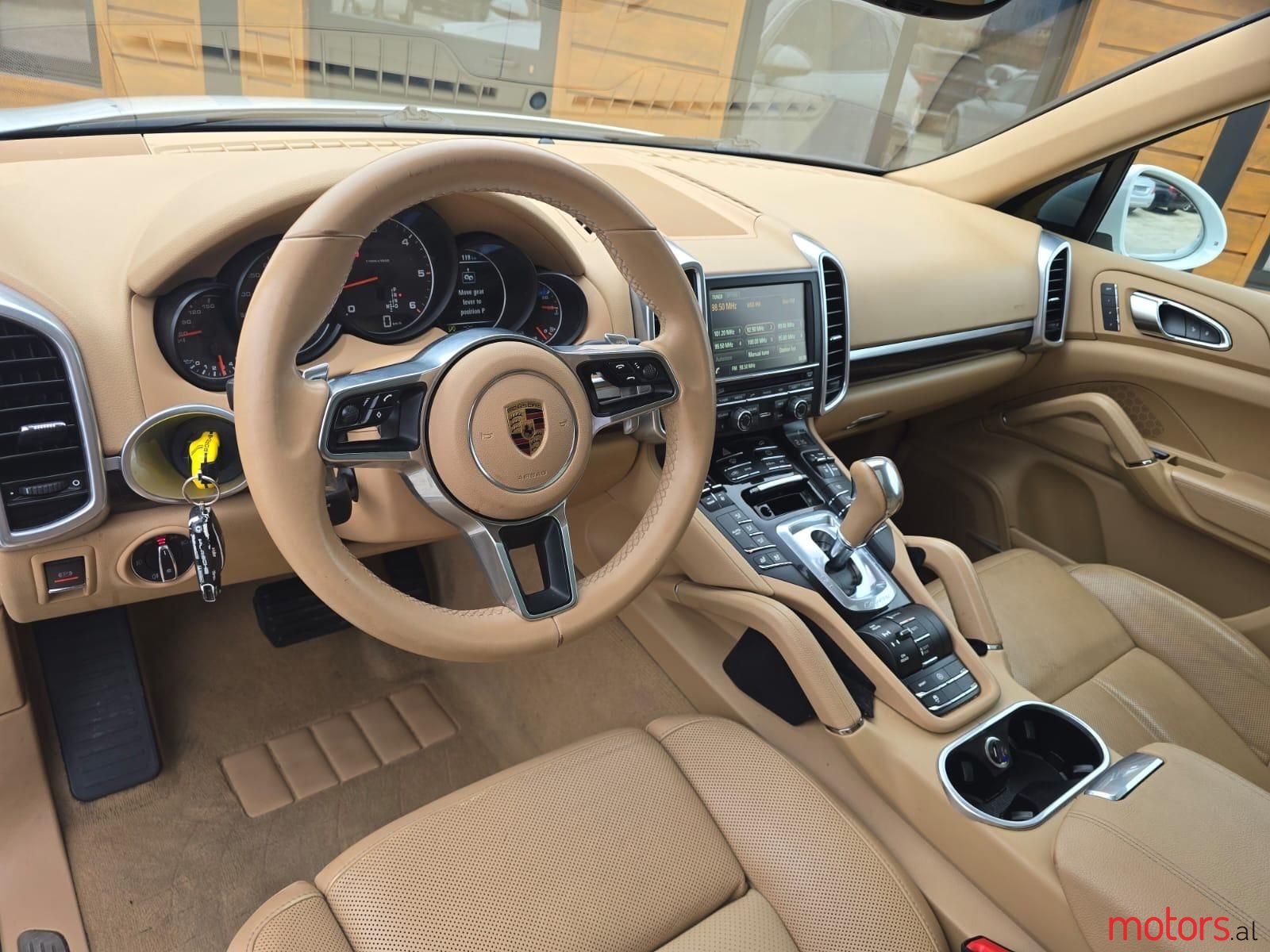 2016' Porsche Cayenne photo #6