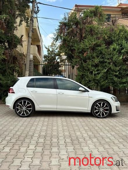 2015' Volkswagen Golf photo #3