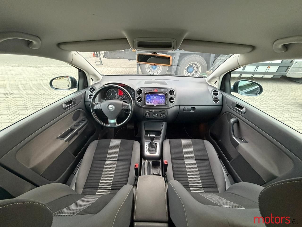 2008' Volkswagen Golf Plus photo #6