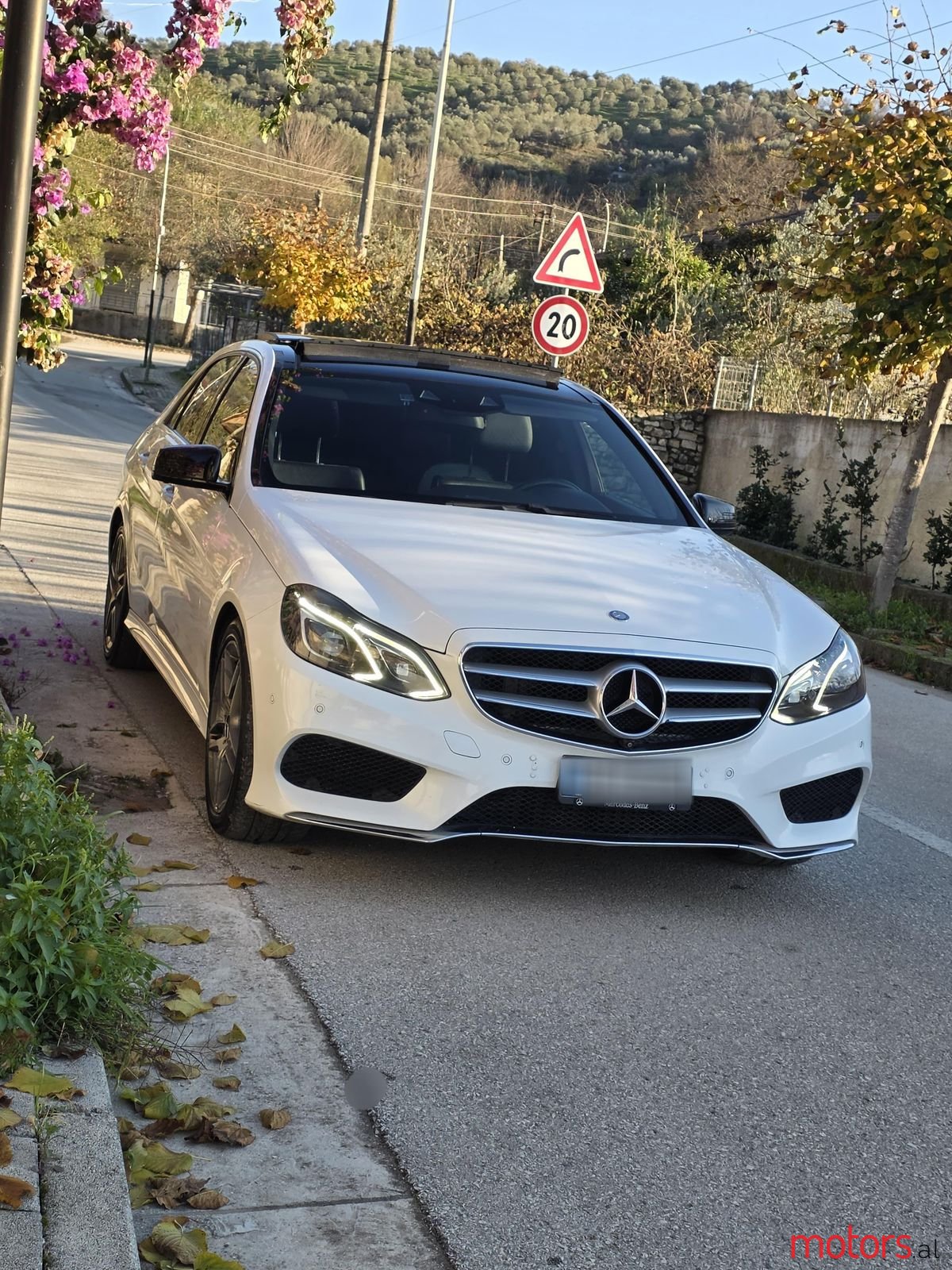 2015' Mercedes-Benz E 350 photo #1