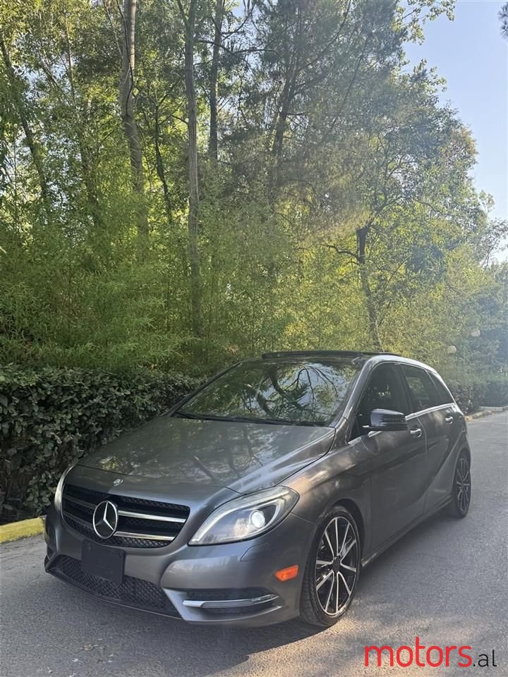 2014' Mercedes-Benz B 250 photo #1