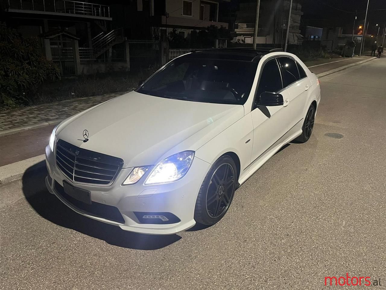 2010' Mercedes-Benz E 250 photo #2