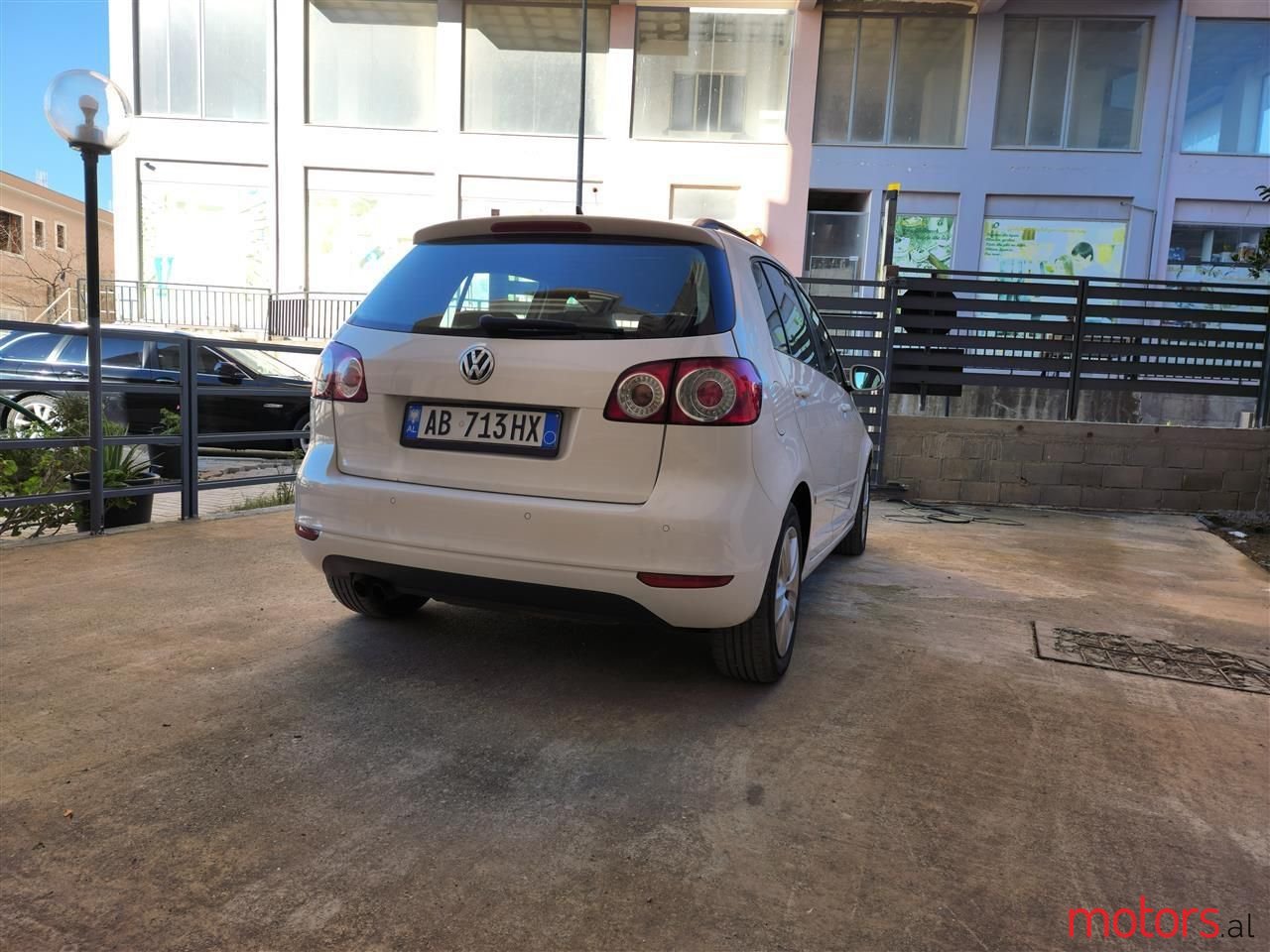 2010' Volkswagen Golf Plus photo #3