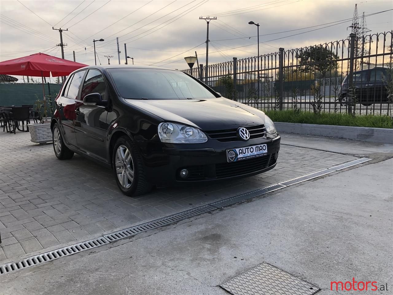 2008' Volkswagen Golf photo #2