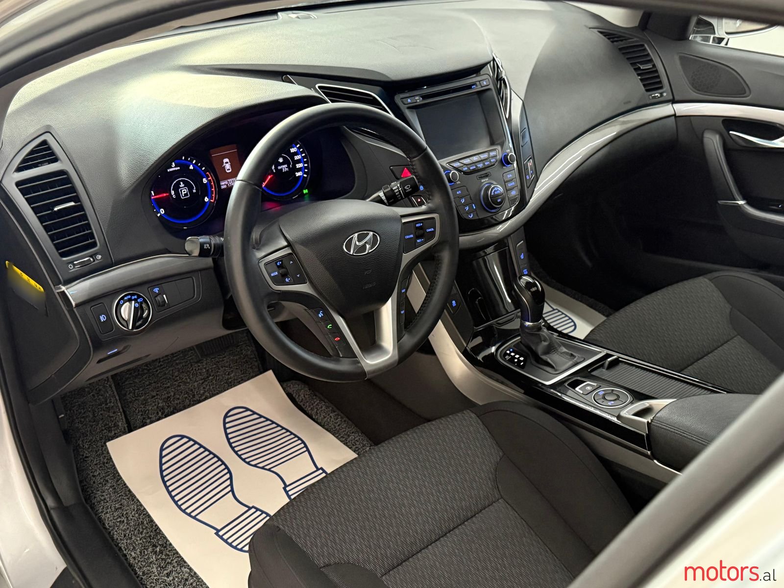 2012' Hyundai i40 photo #2