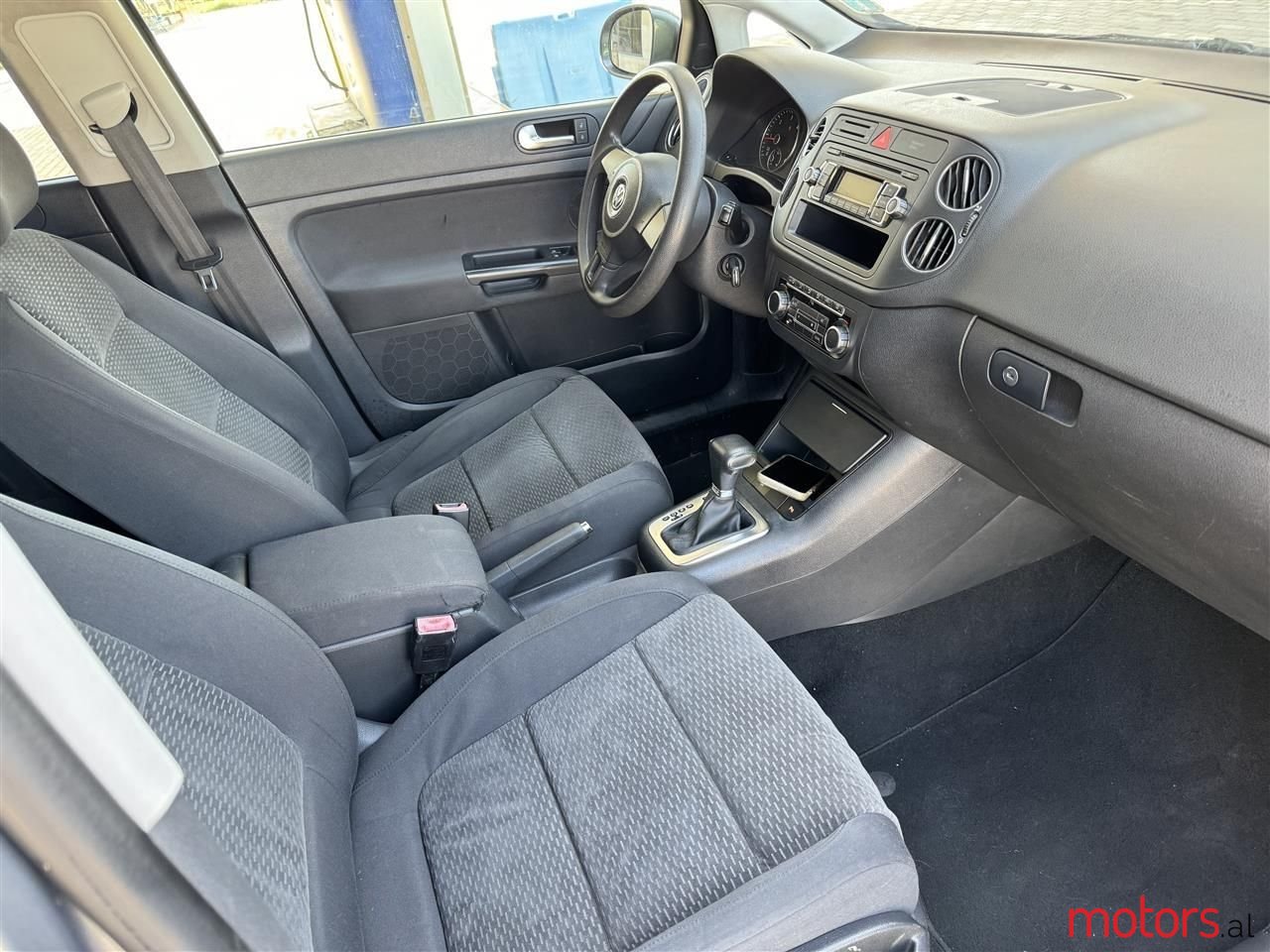 2010' Volkswagen Golf photo #3