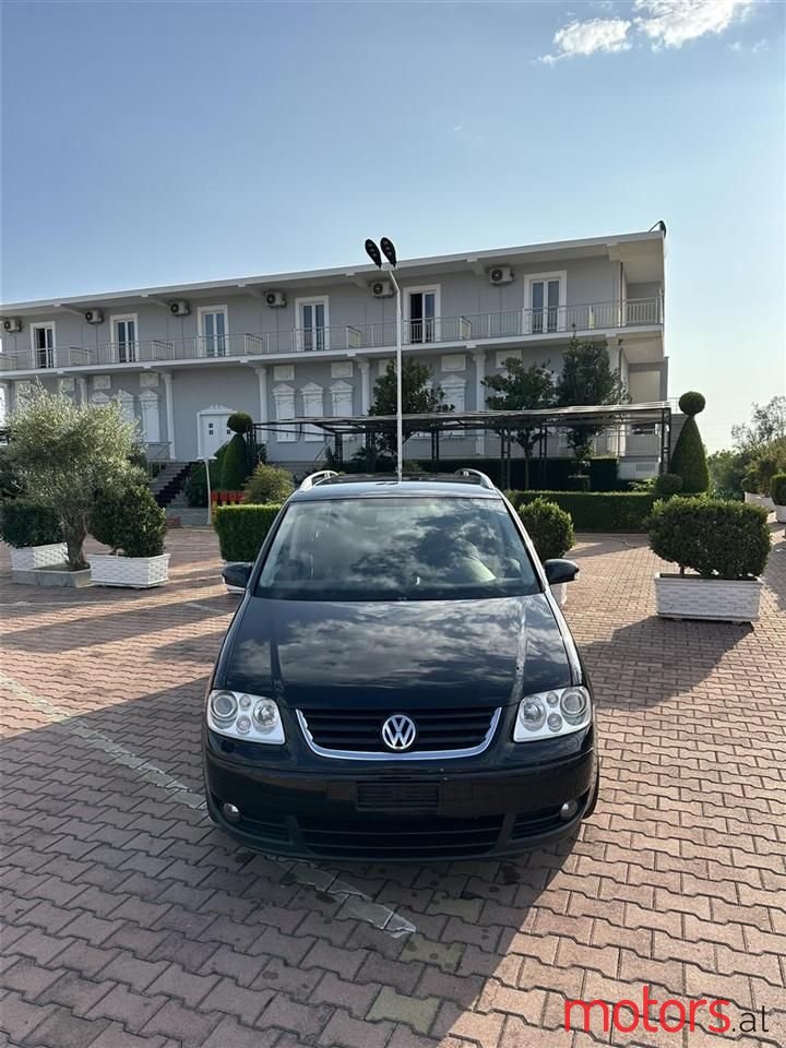 2006' Volkswagen Touran photo #5