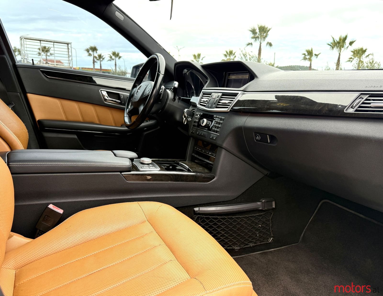 2012' Mercedes-Benz E 55 AMG photo #4