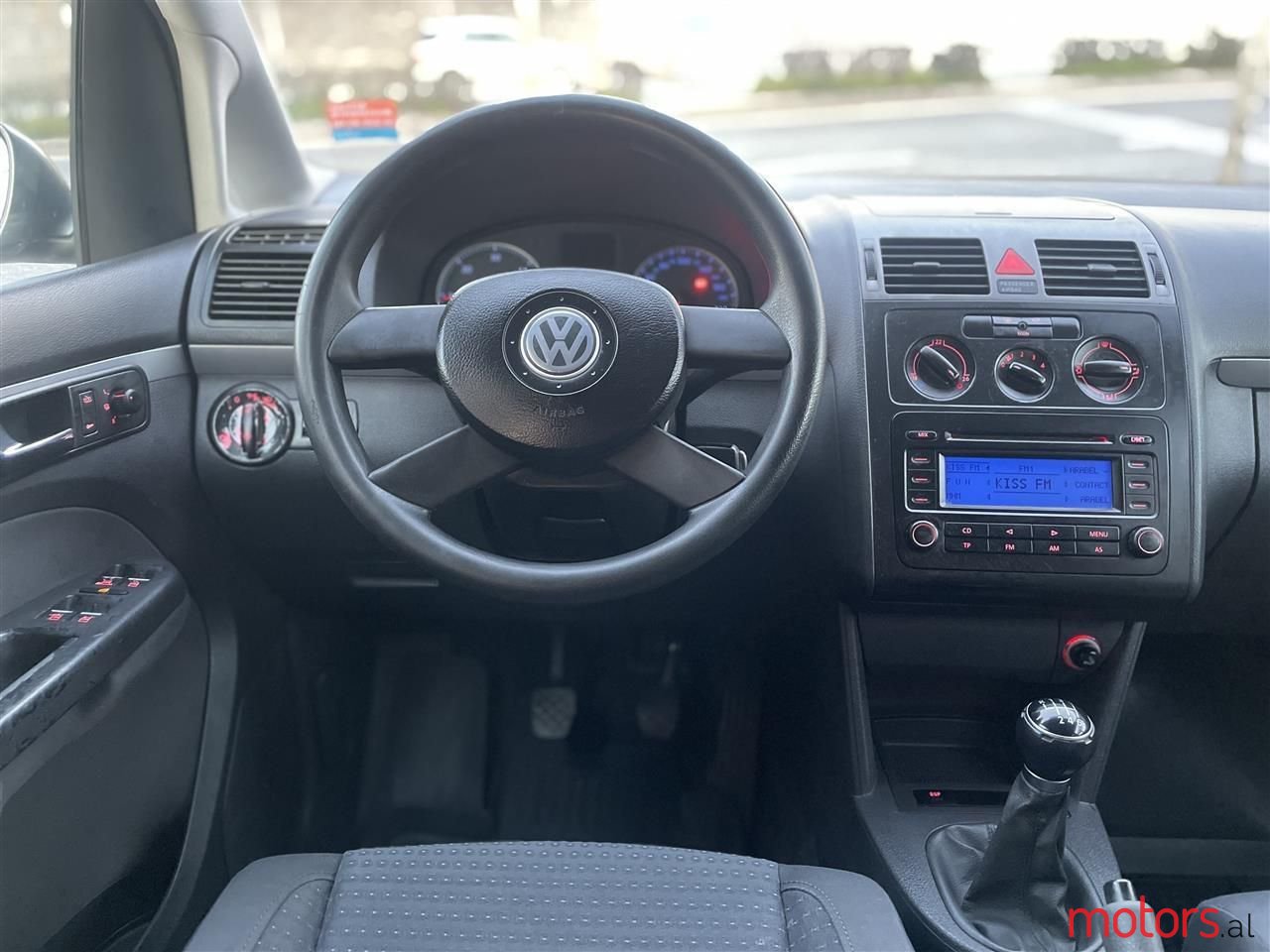 2005' Volkswagen Touran photo #6