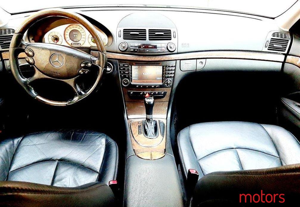 2009' Mercedes-Benz E 220 photo #2
