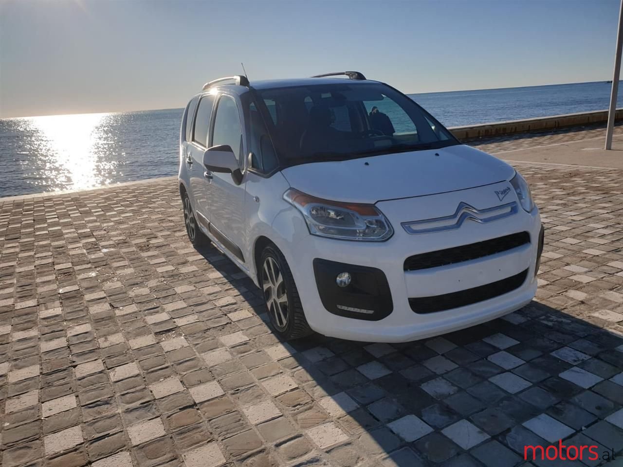 2013' Citroen C3 photo #2