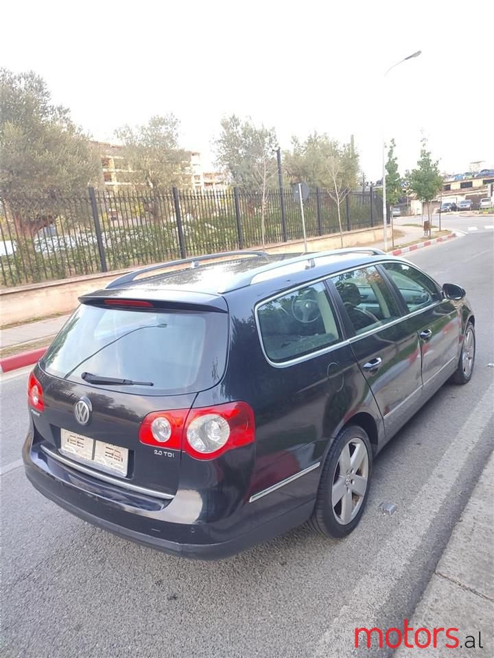 2009' Volkswagen Passat photo #5