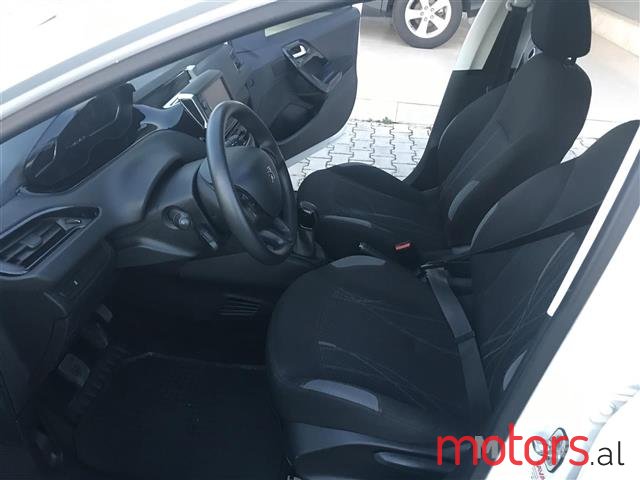 2012' Peugeot 208 hdi photo #6