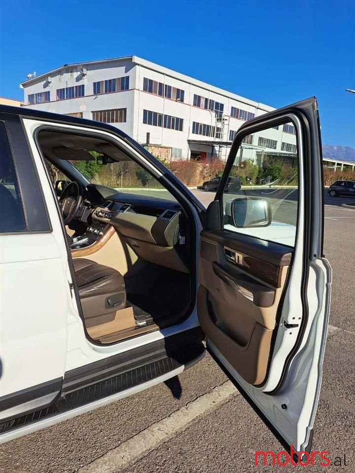 2012' Land Rover Range Rover Sport photo #3