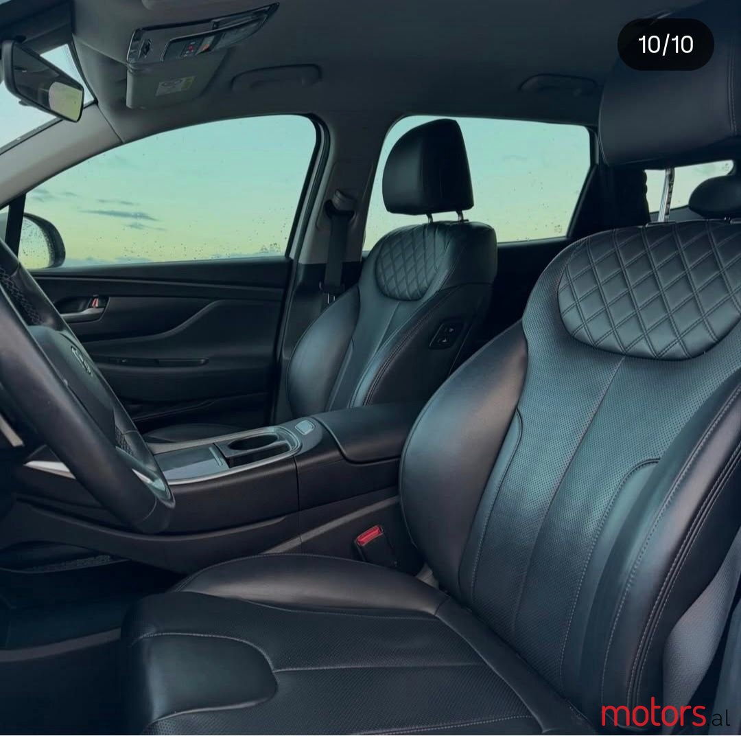 2020' Hyundai Santa Fe photo #5