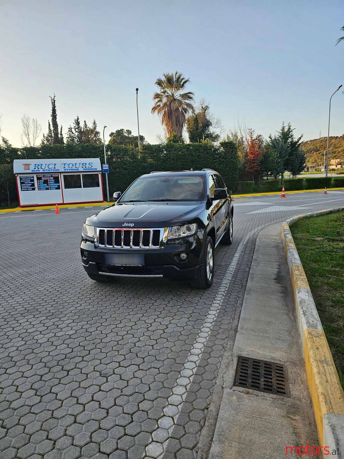 2012' Jeep Grand Cherokee photo #1