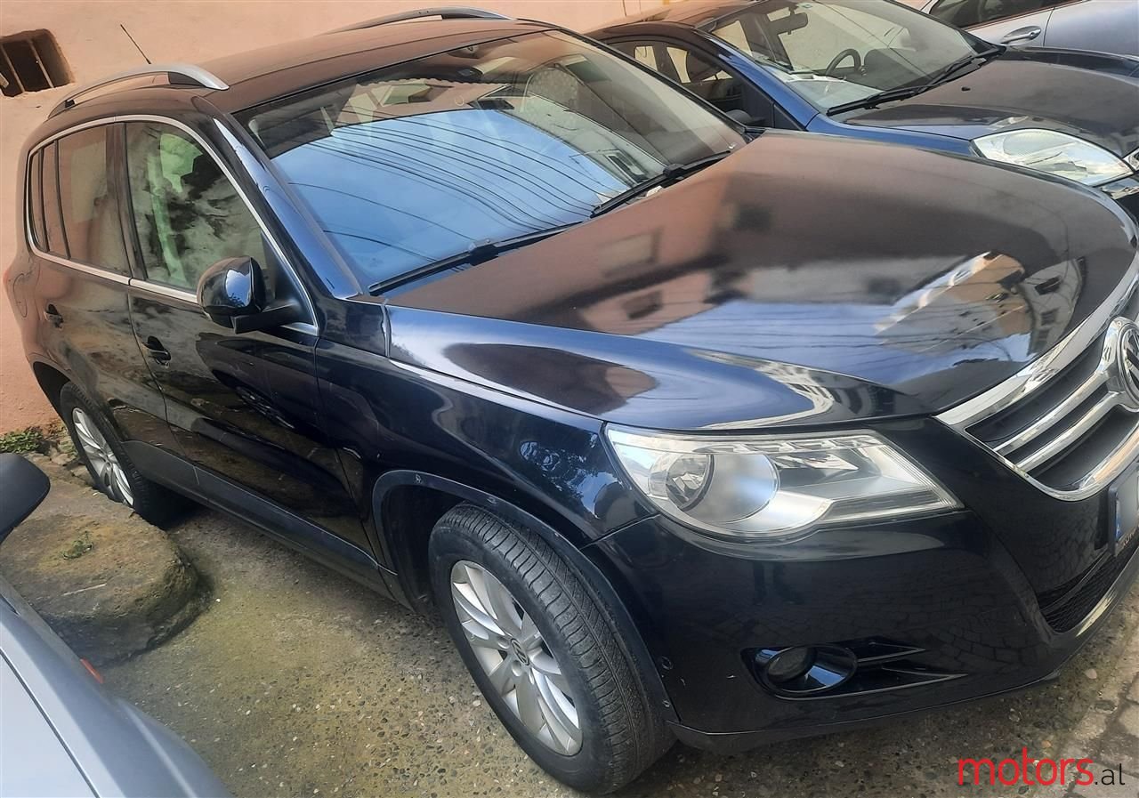 2009' Volkswagen Tiguan photo #1