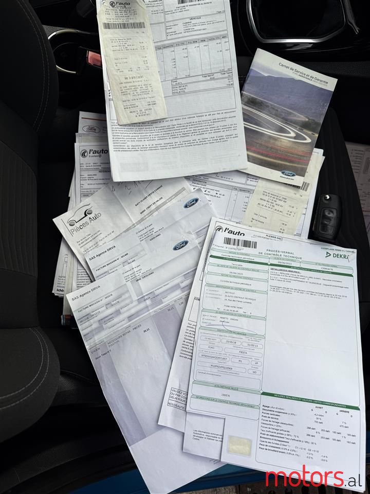 2013' Ford Fiesta photo #5