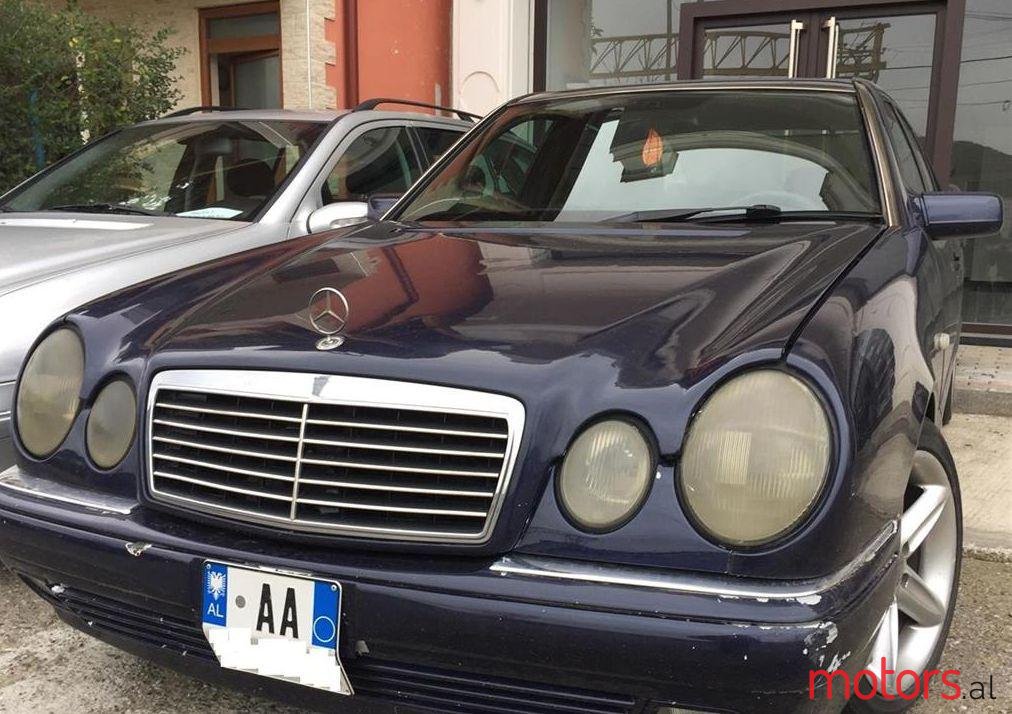 1997' Mercedes-Benz E 220 photo #2