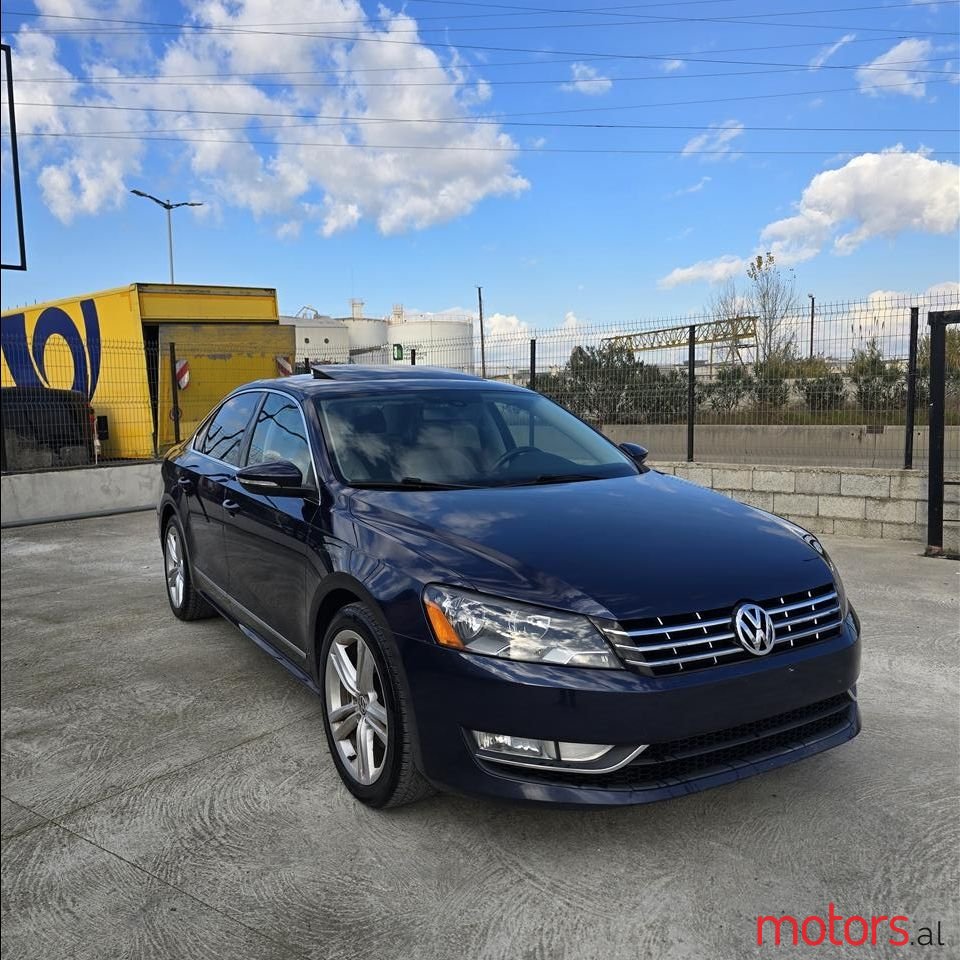 2012' Volkswagen Passat photo #3