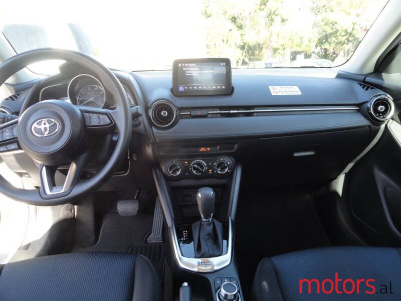 2019' Toyota Yaris photo #4