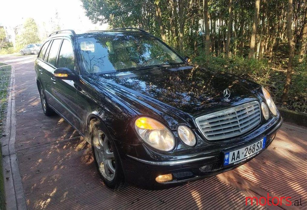 2004' Mercedes-Benz E 220 photo #1