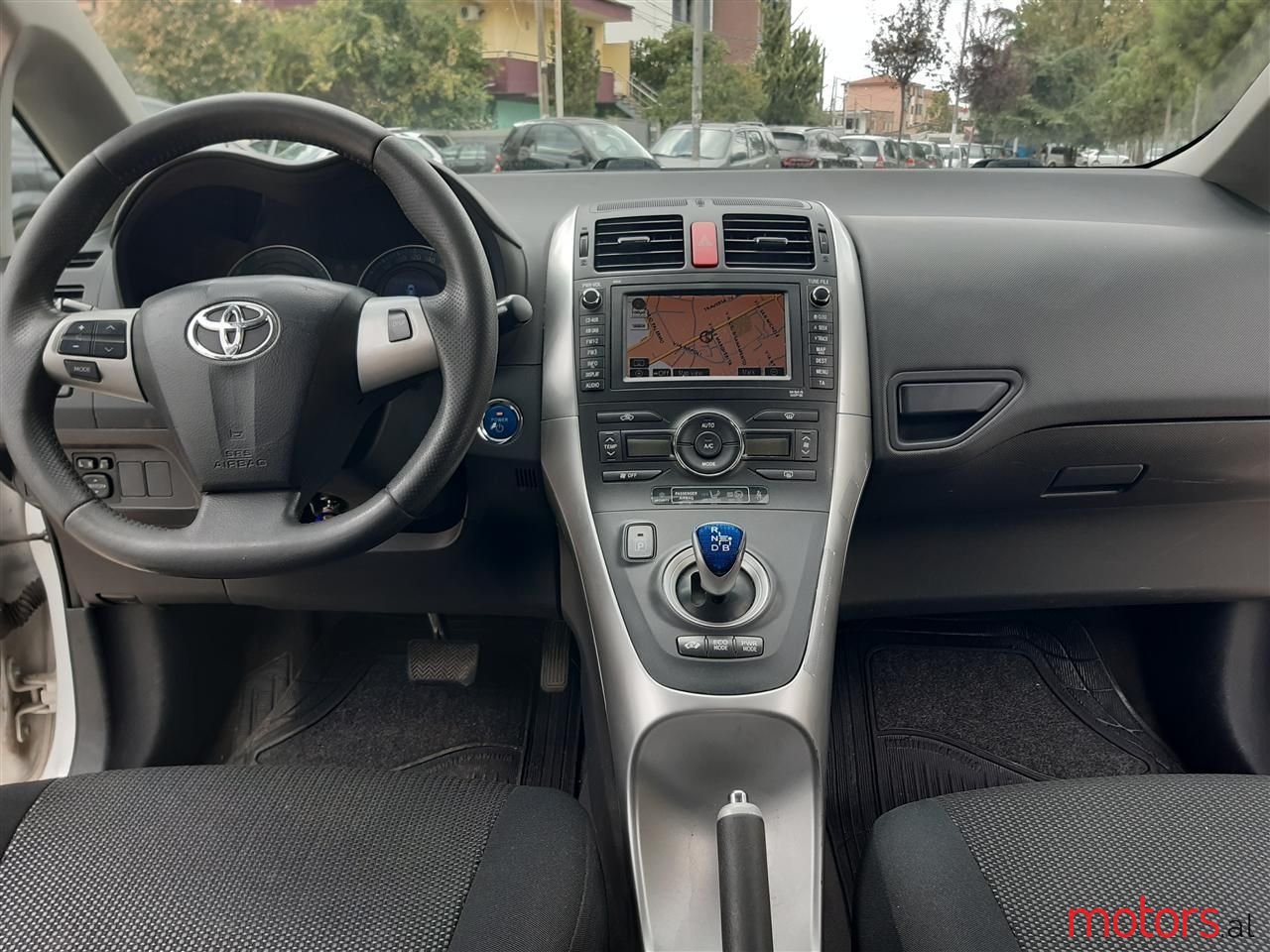 2010' Toyota Auris photo #6