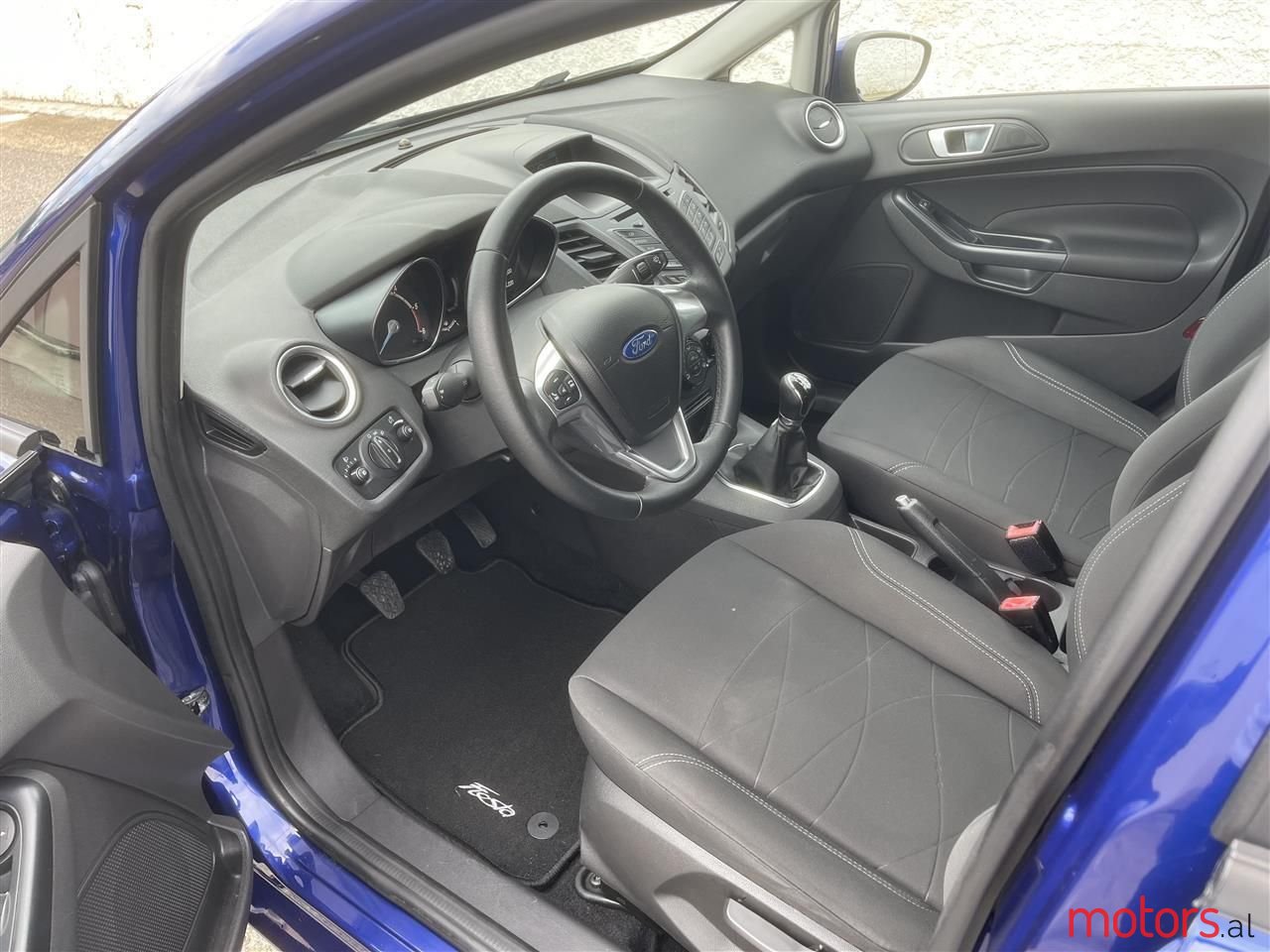 2015' Ford Fiesta photo #2