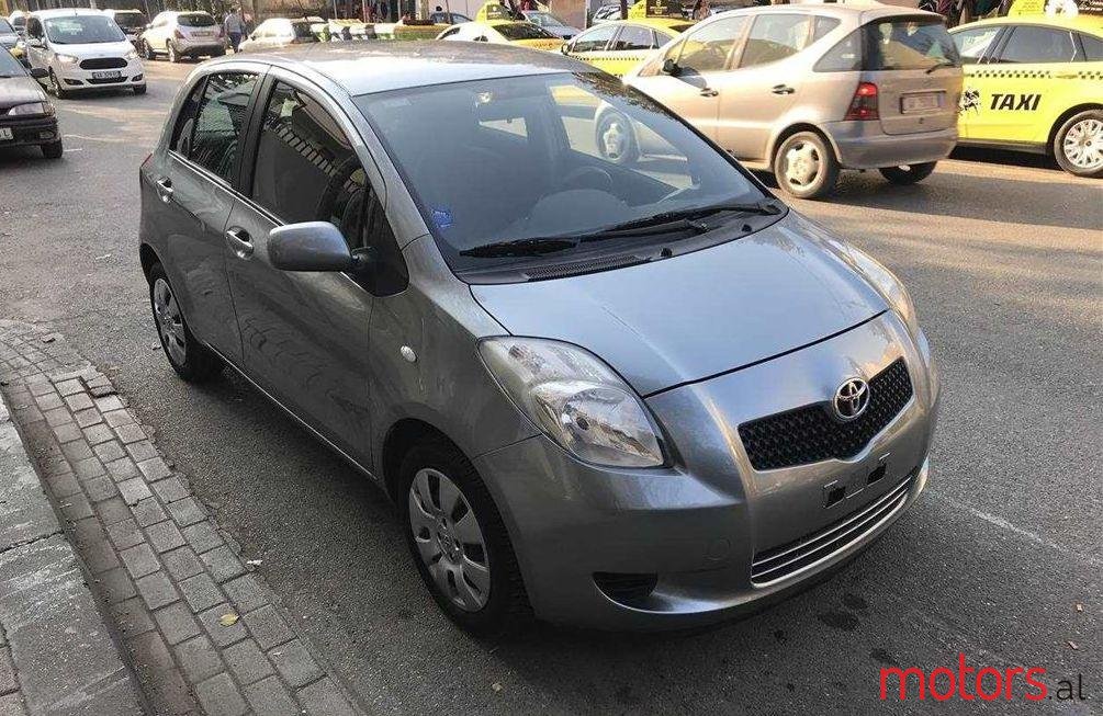 2007' Toyota Yaris photo #1