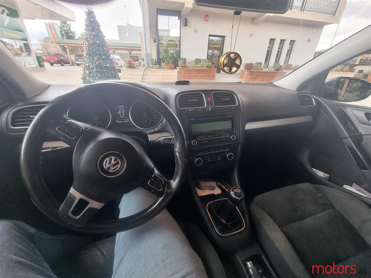 2010' Volkswagen Golf photo #4