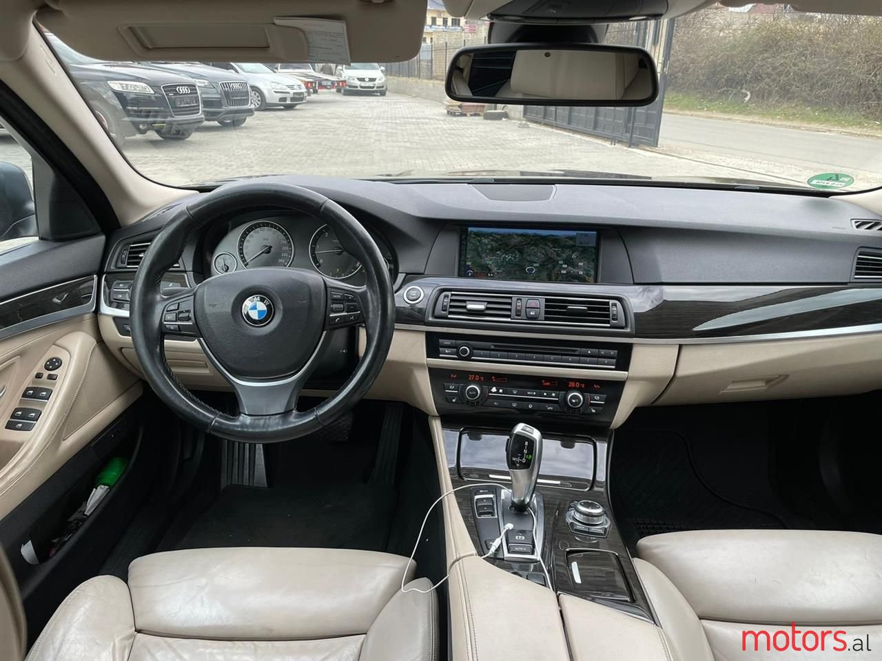 2011' BMW 530 photo #5