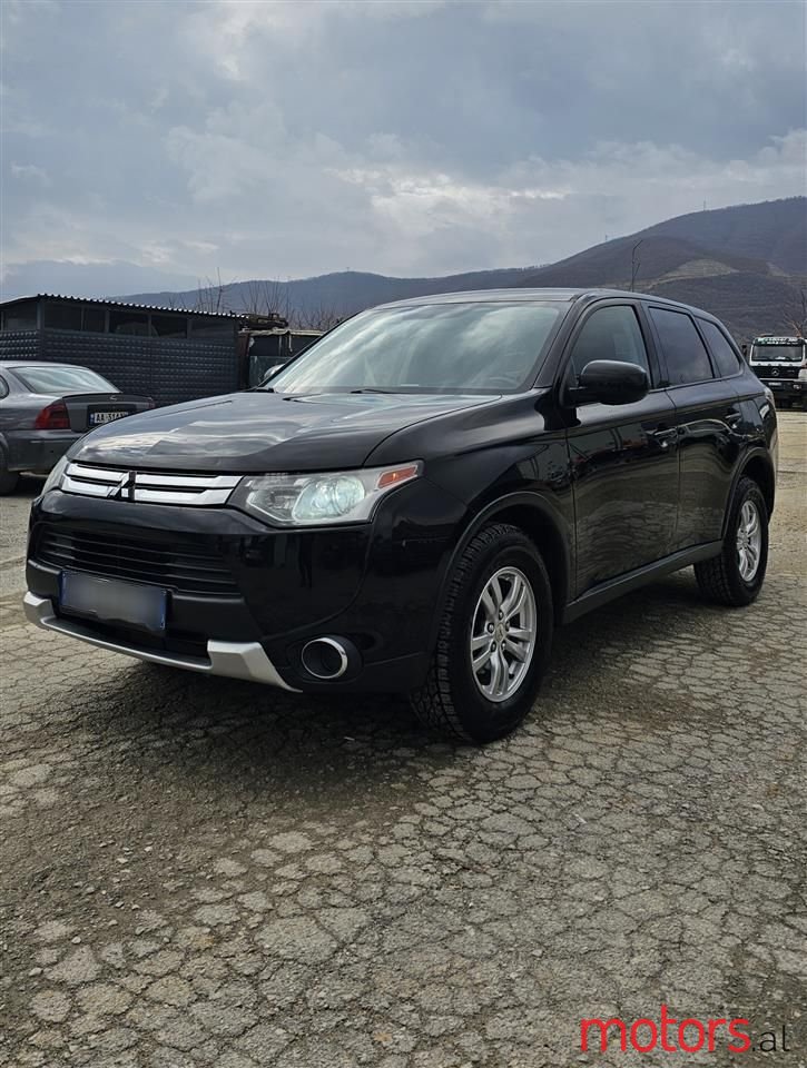 2016' Mitsubishi Outlander photo #6